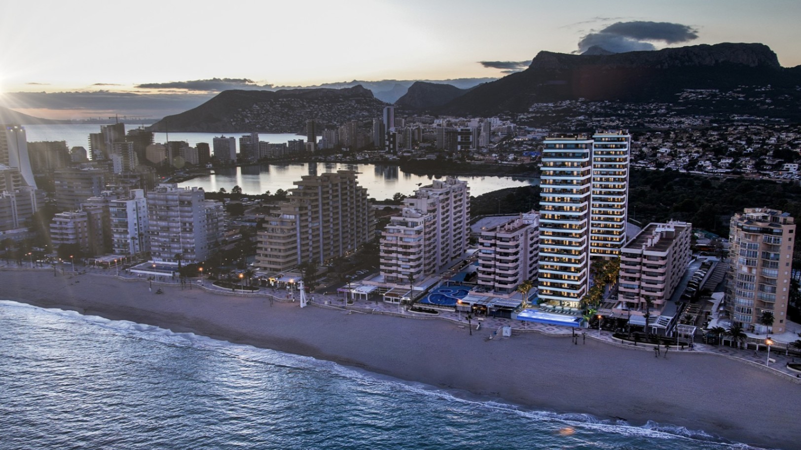 Drie-slaapkamer appartement met terras aan zee - Calpe