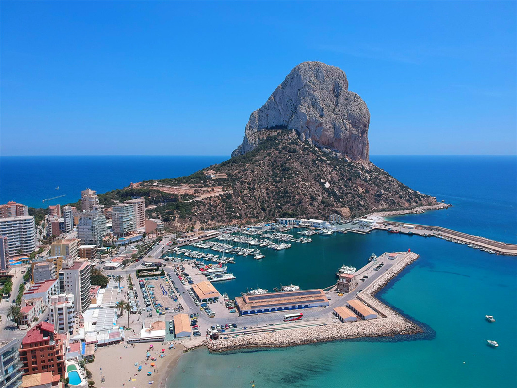 CBHN0931 - Perceel met uitzicht op zee in Calpe met vergunning