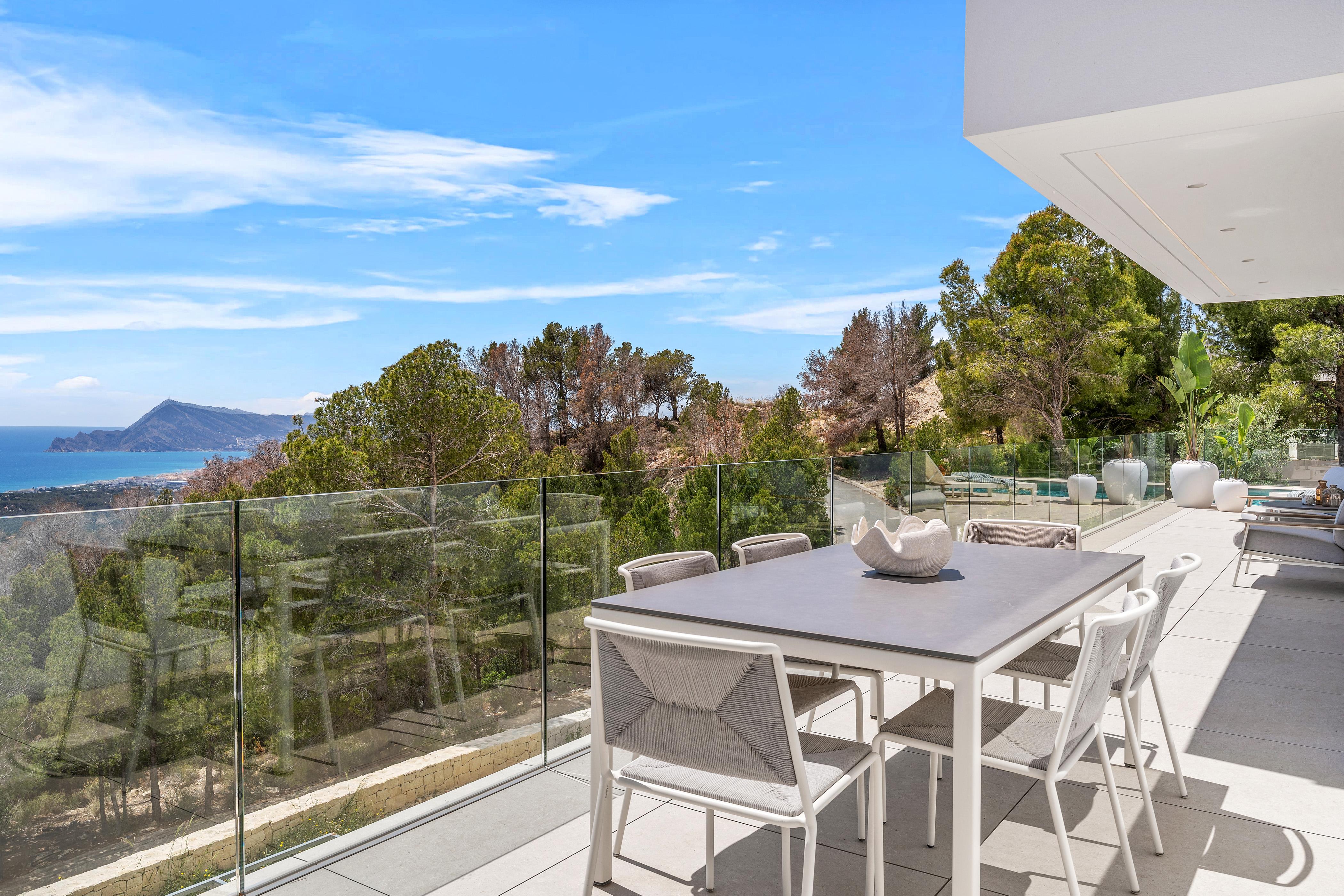 Villa contemporaine exclusive meublée avec vue sur la mer à Altea