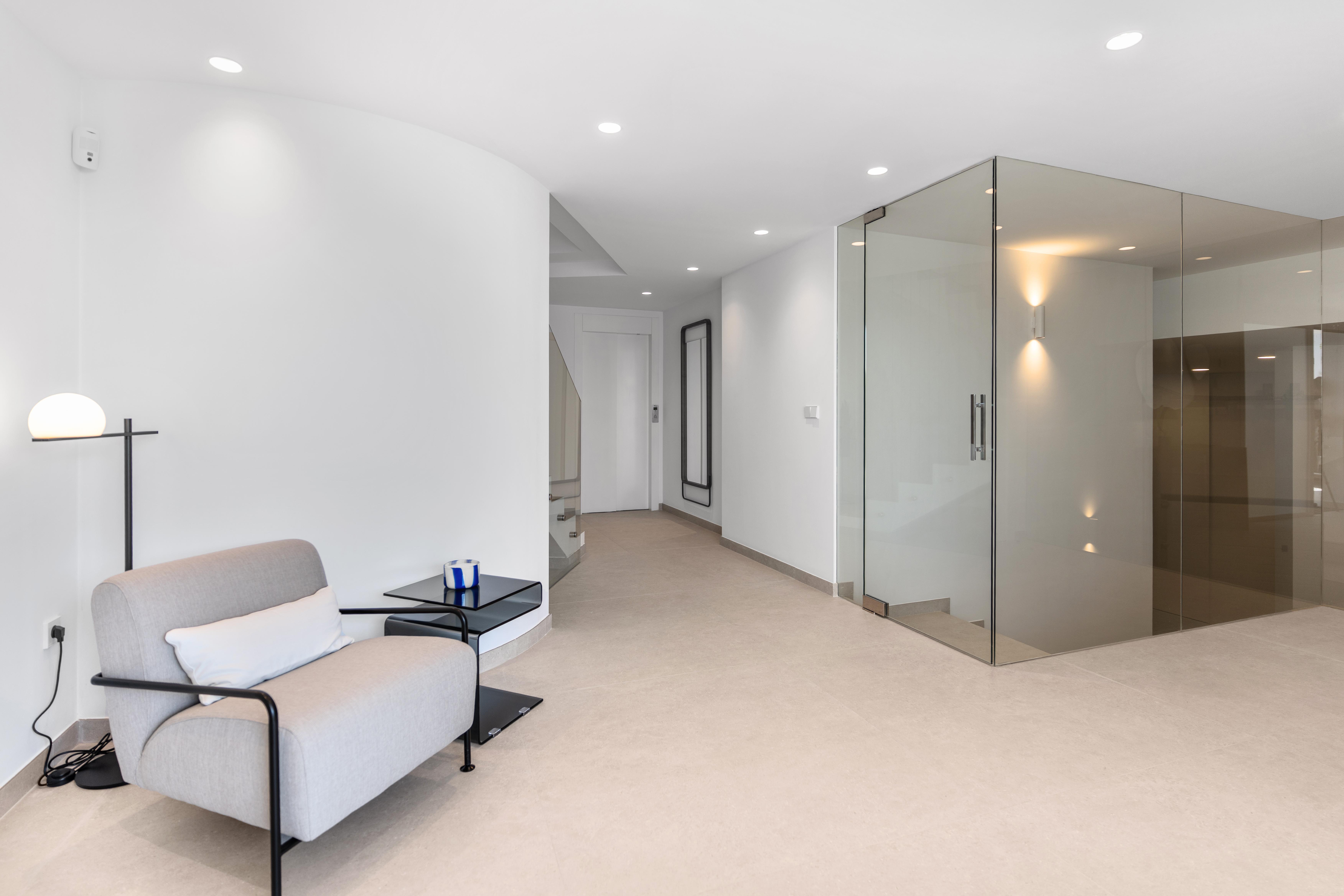 Villa moderne exclusive avec 4 chambres et terrasses panoramiques à Altea