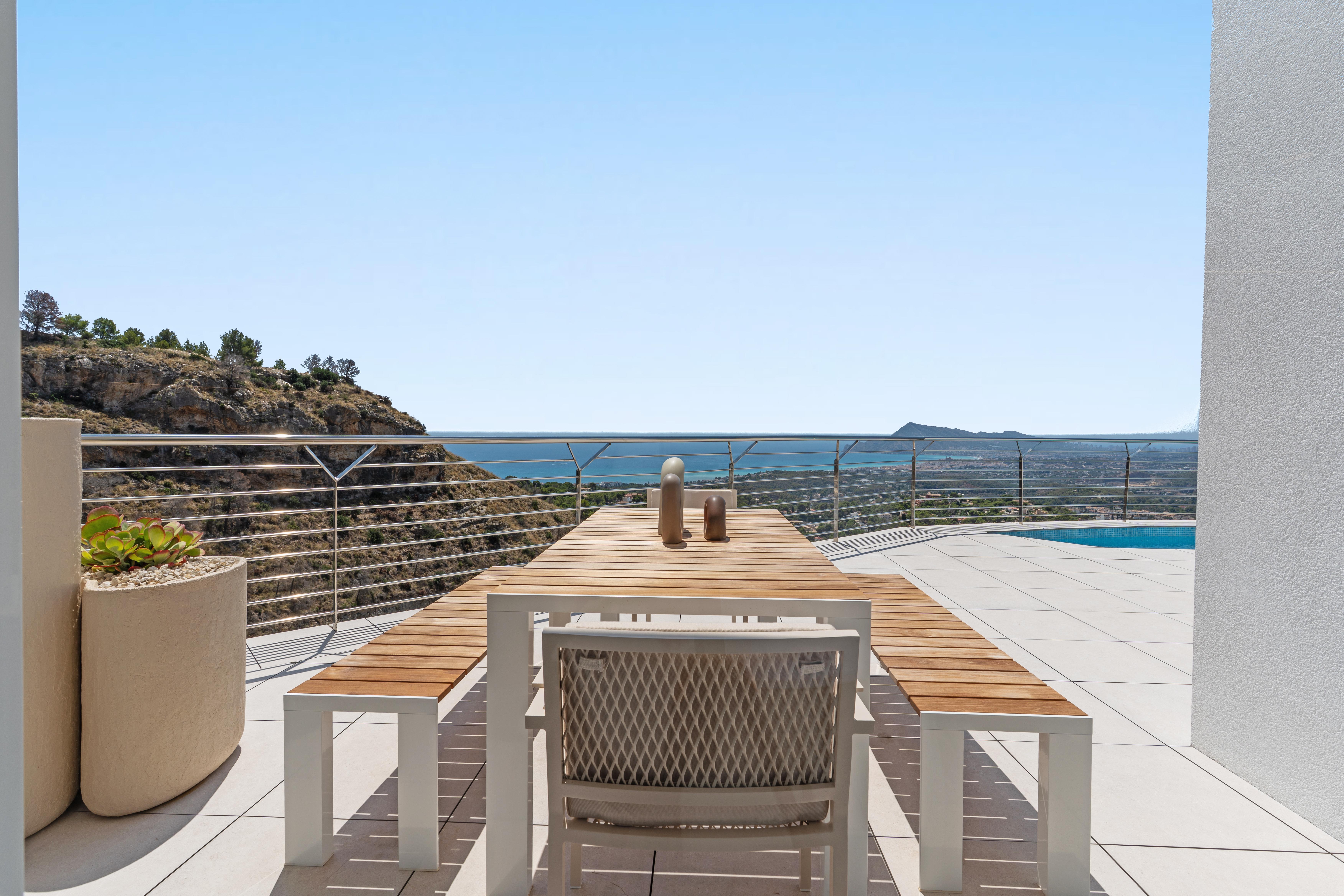 Villa moderne exclusive avec 4 chambres et terrasses panoramiques à Altea