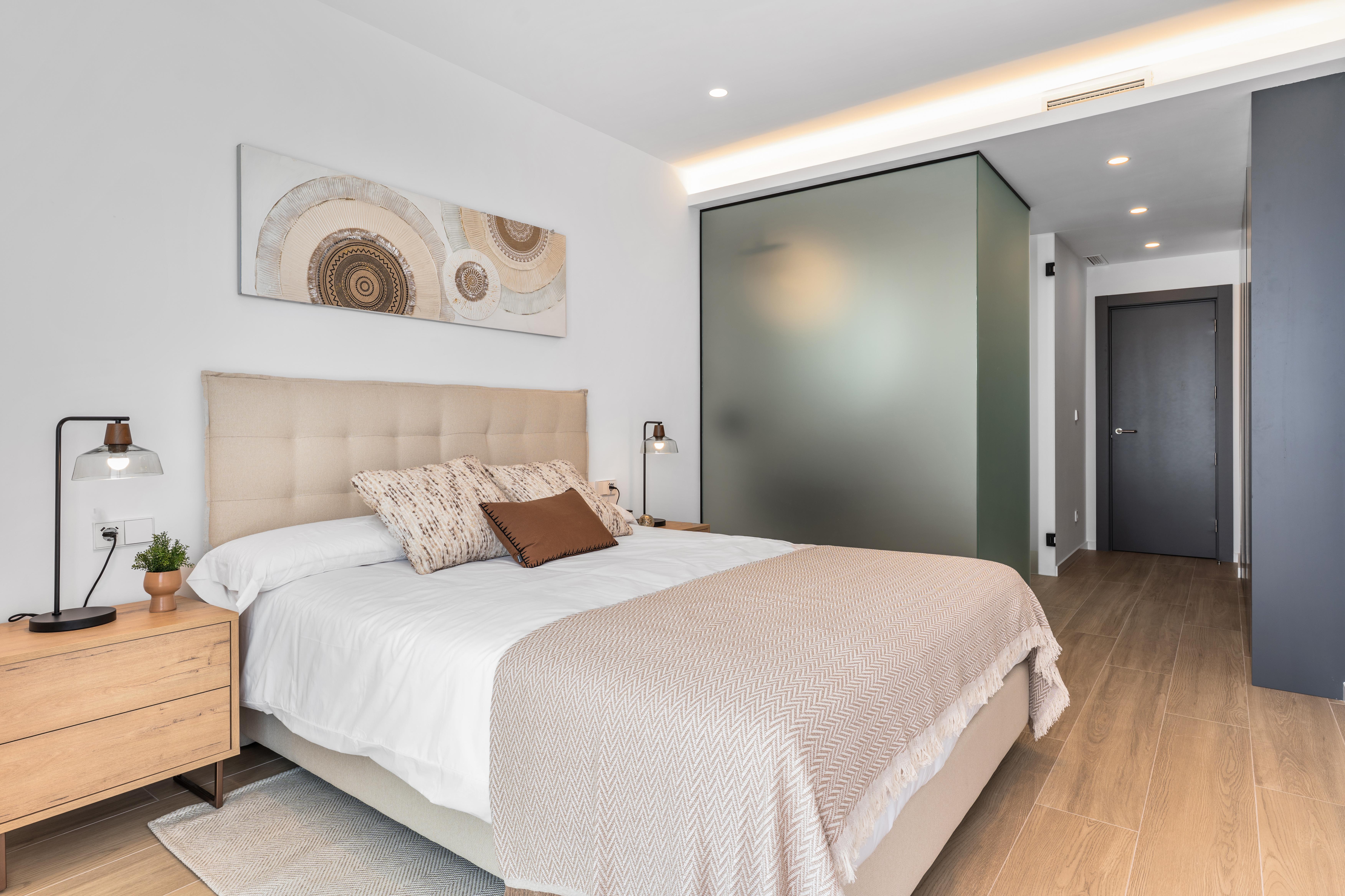 Appartement moderne de 2 chambres et 2 salles de bains avec terrasse-jardin.
