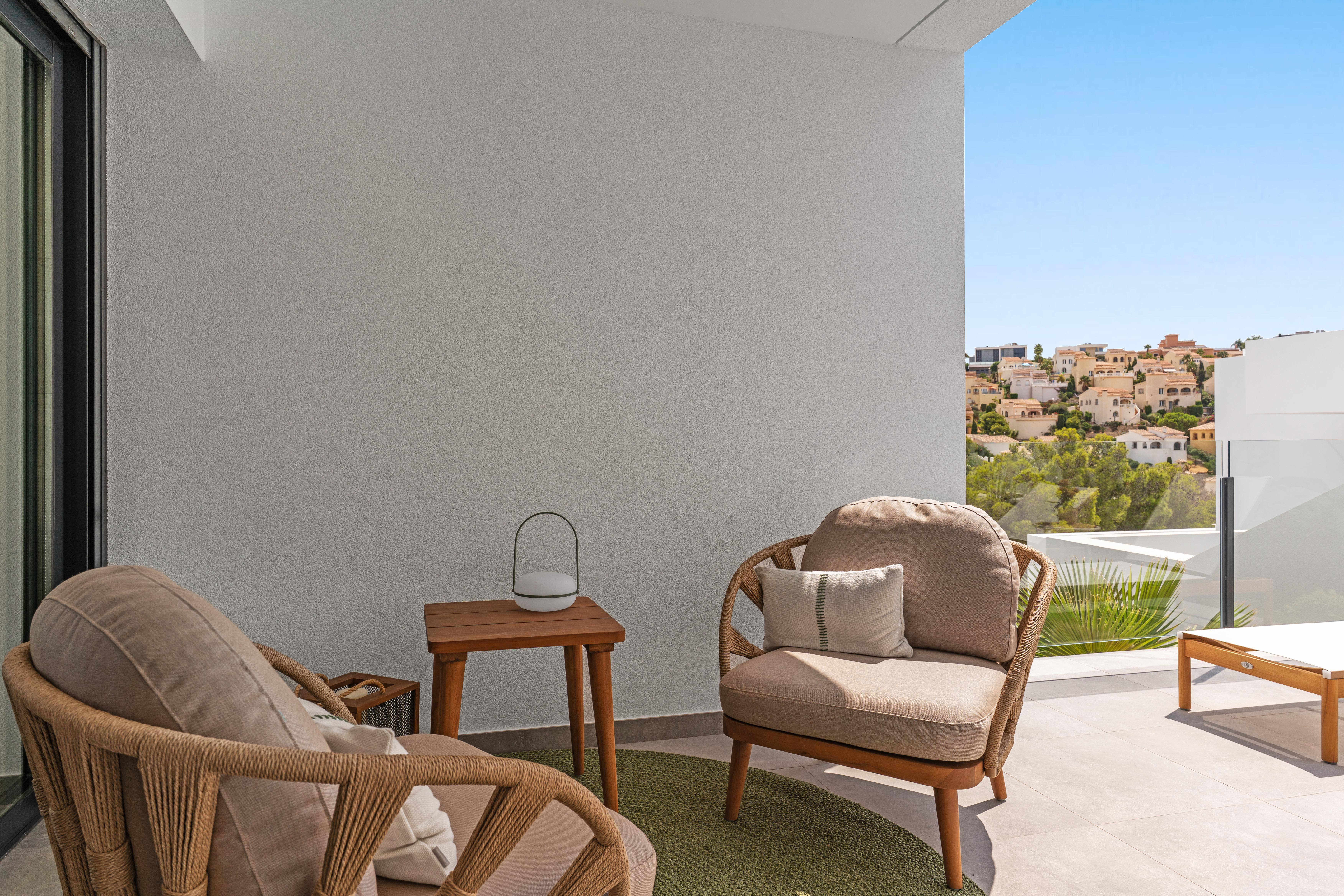 Appartement moderne de 2 chambres et 2 salles de bains avec terrasse-jardin.