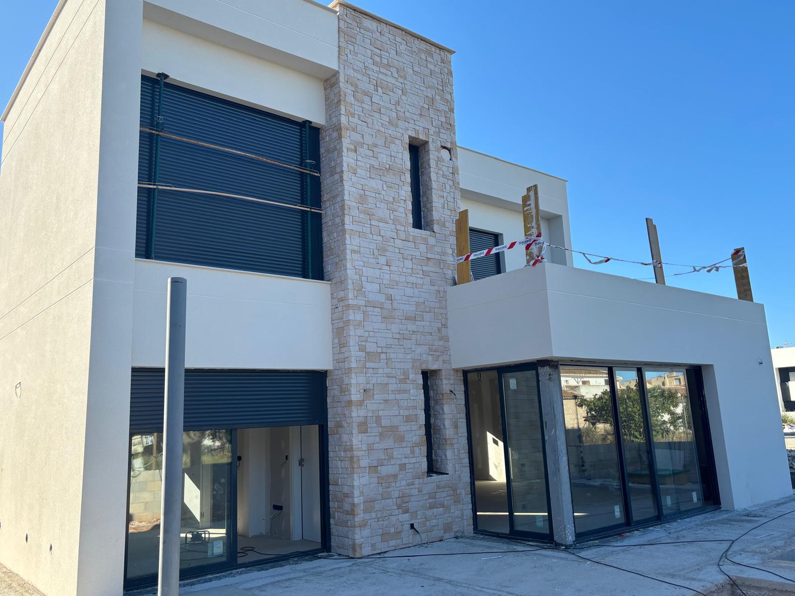 Villa de 3 chambres avec piscine et terrasses