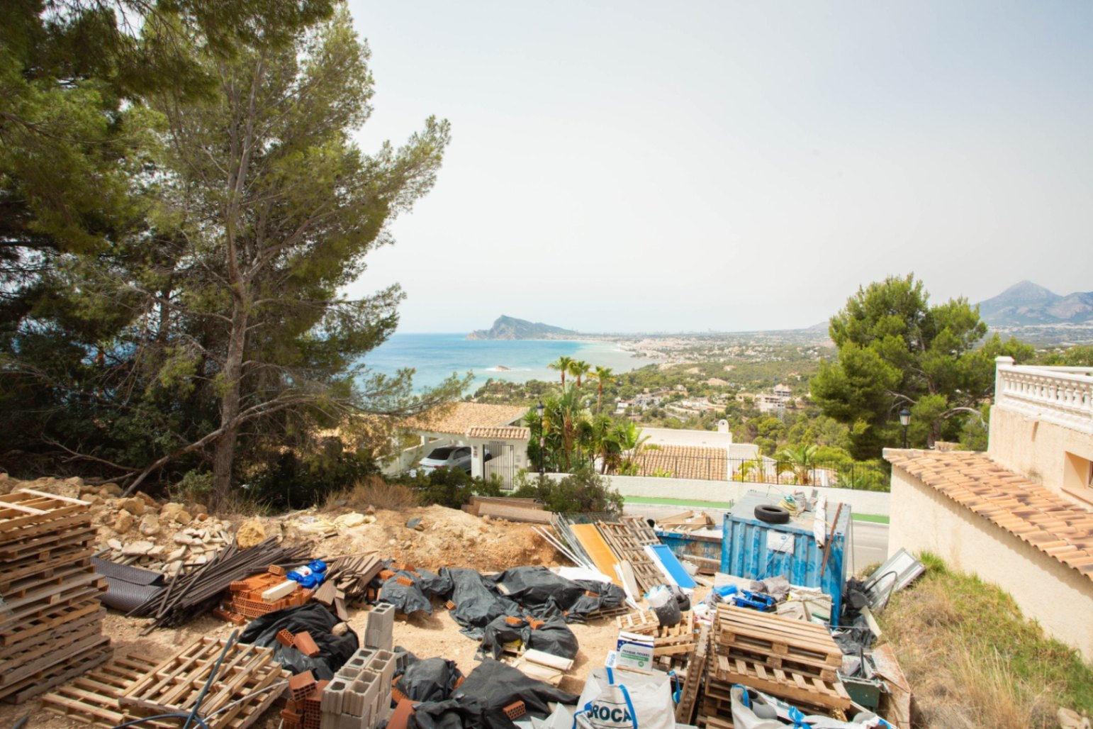 Parcelle à Altea Hills avec vue sur la mer, projet et permis inclus.