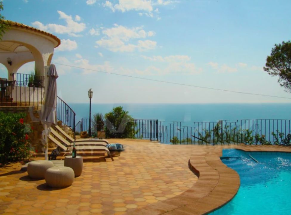 Villa mit 3 Schlafzimmern und atemberaubendem Meerblick in Javea