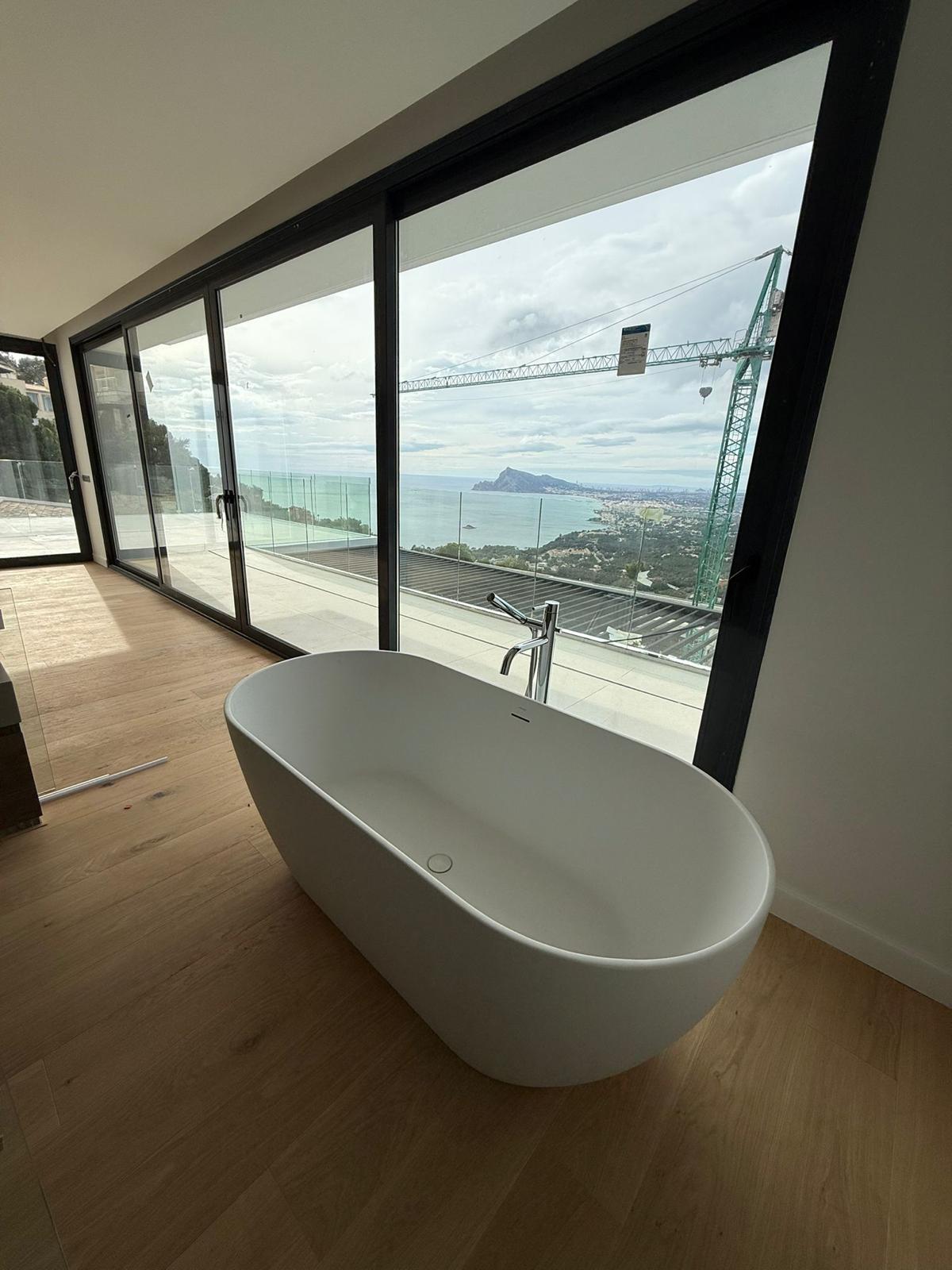 Villa de luxe moderne avec vue sur la mer