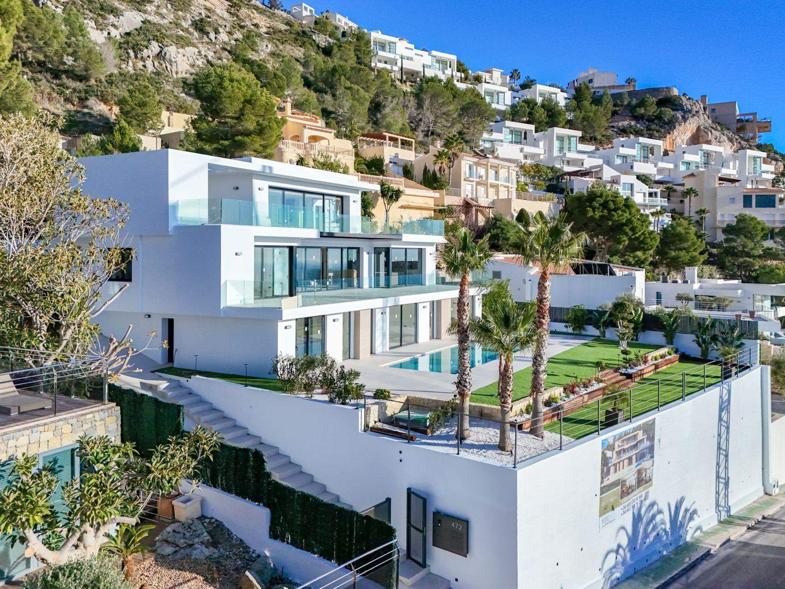 Villa de luxe moderne avec vue sur la mer