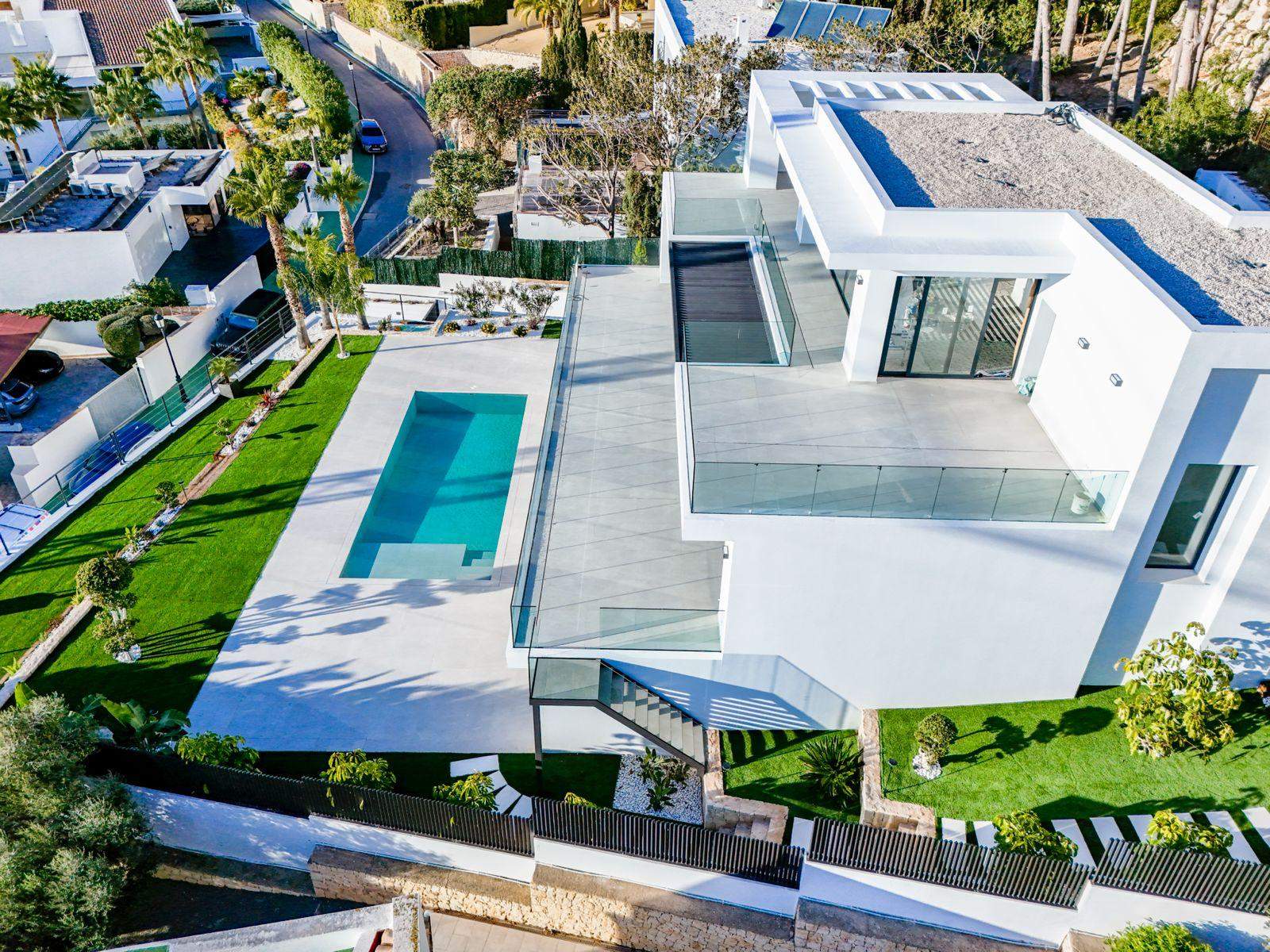 Villa de luxe moderne avec vue sur la mer