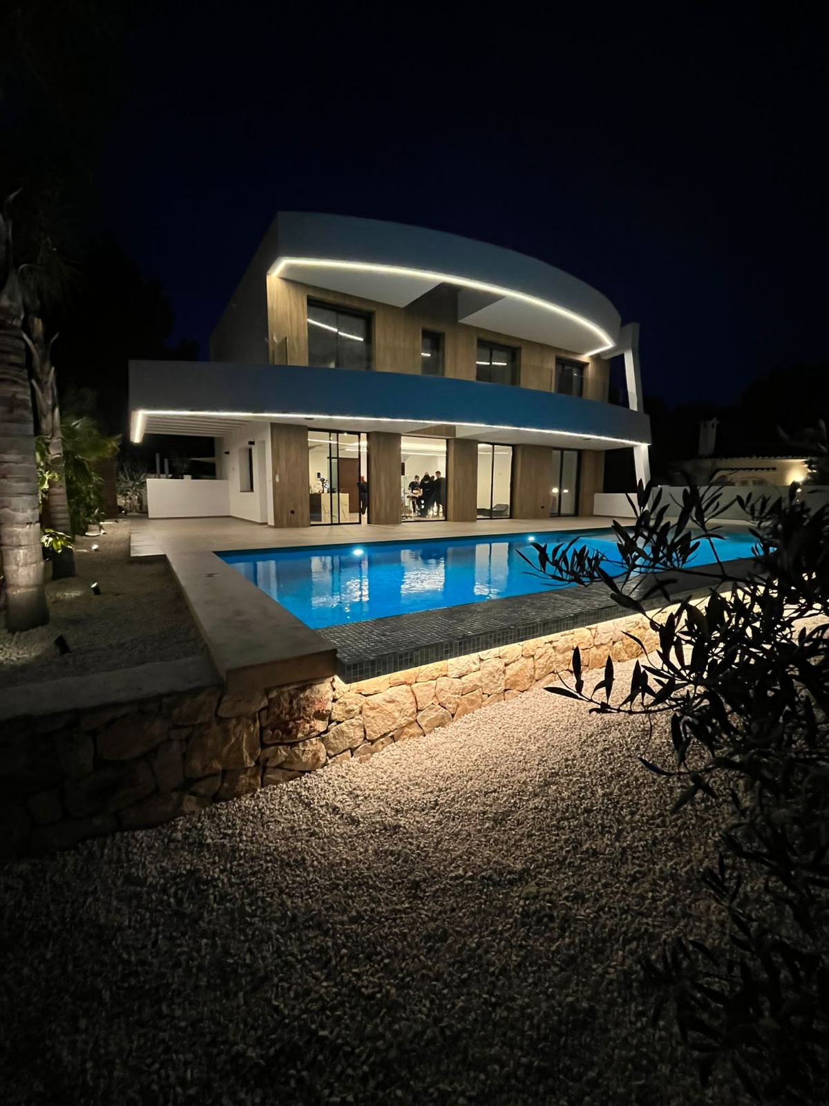 Villa contemporaine de luxe à Moraira avec vue sur la mer et orientation sud.