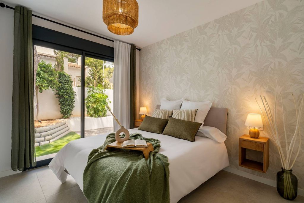 Villa exclusive de style ibicenco à Altea avec vue sur la mer et piscine privée.