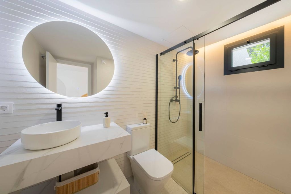 Villa exclusive de style ibicenco à Altea avec vue sur la mer et piscine privée.