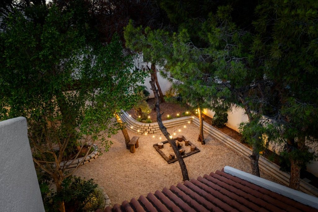 Villa exclusive de style ibicenco à Altea avec vue sur la mer et piscine privée.
