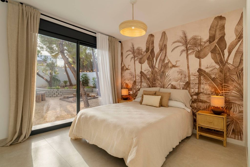 Villa exclusive de style ibicenco à Altea avec vue sur la mer et piscine privée.