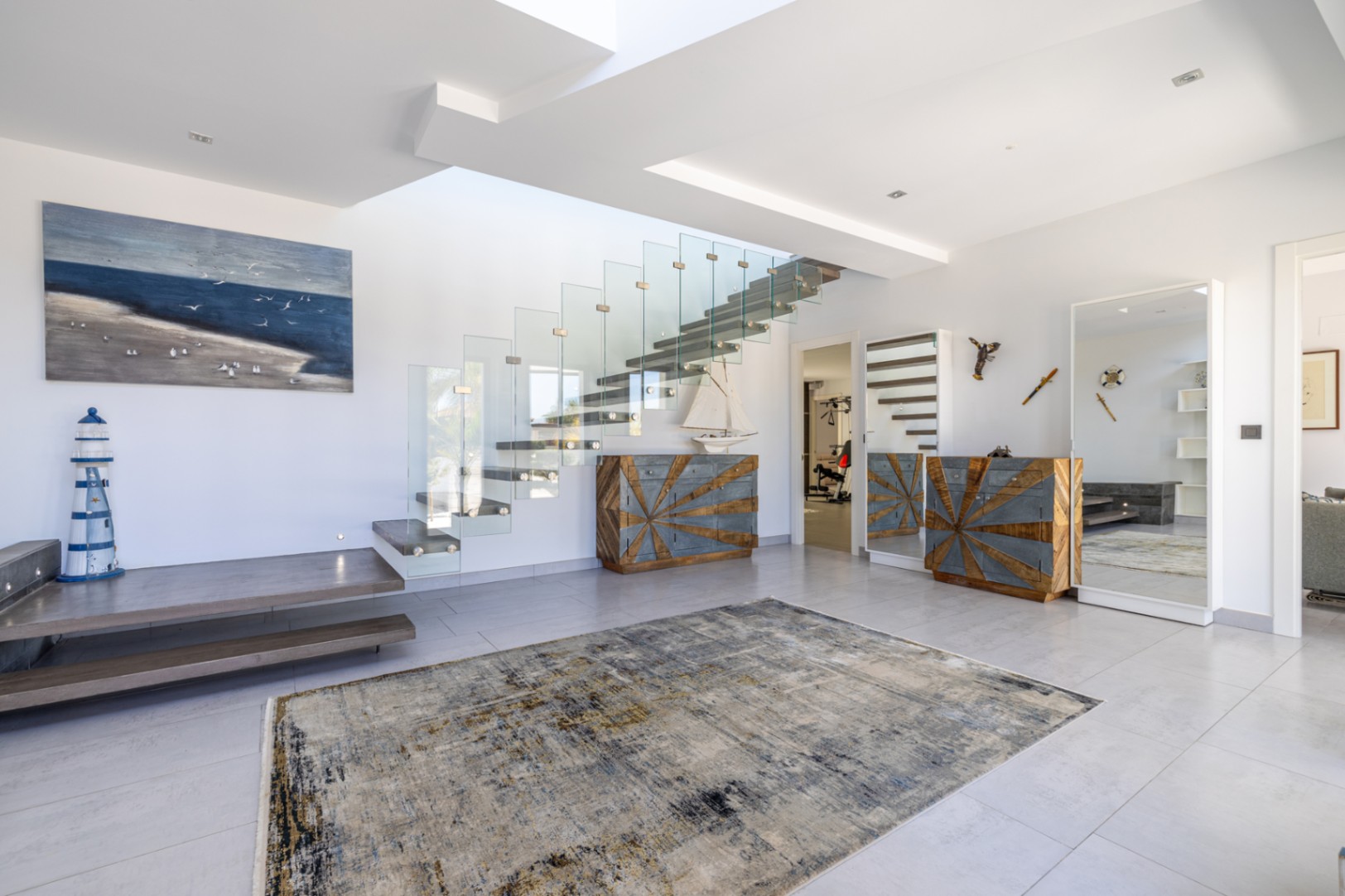 Villa de lujo à Jávea avec vue sur la mer et le Montgó, spa privé, piscine à débordement et efficacité maximale.