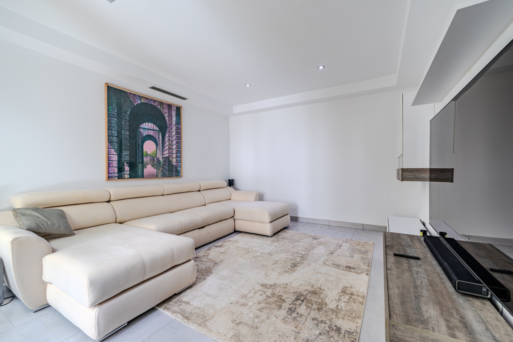 Villa de lujo à Jávea avec vue sur la mer et le Montgó, spa privé, piscine à débordement et efficacité maximale.