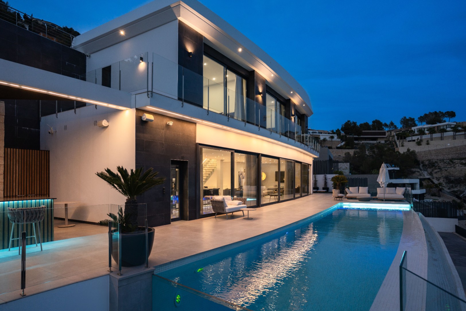 Luxe villa met panoramisch zeezicht in Benissa Costa – modern ontwerp, spa, infinity pool en maximaal comfort