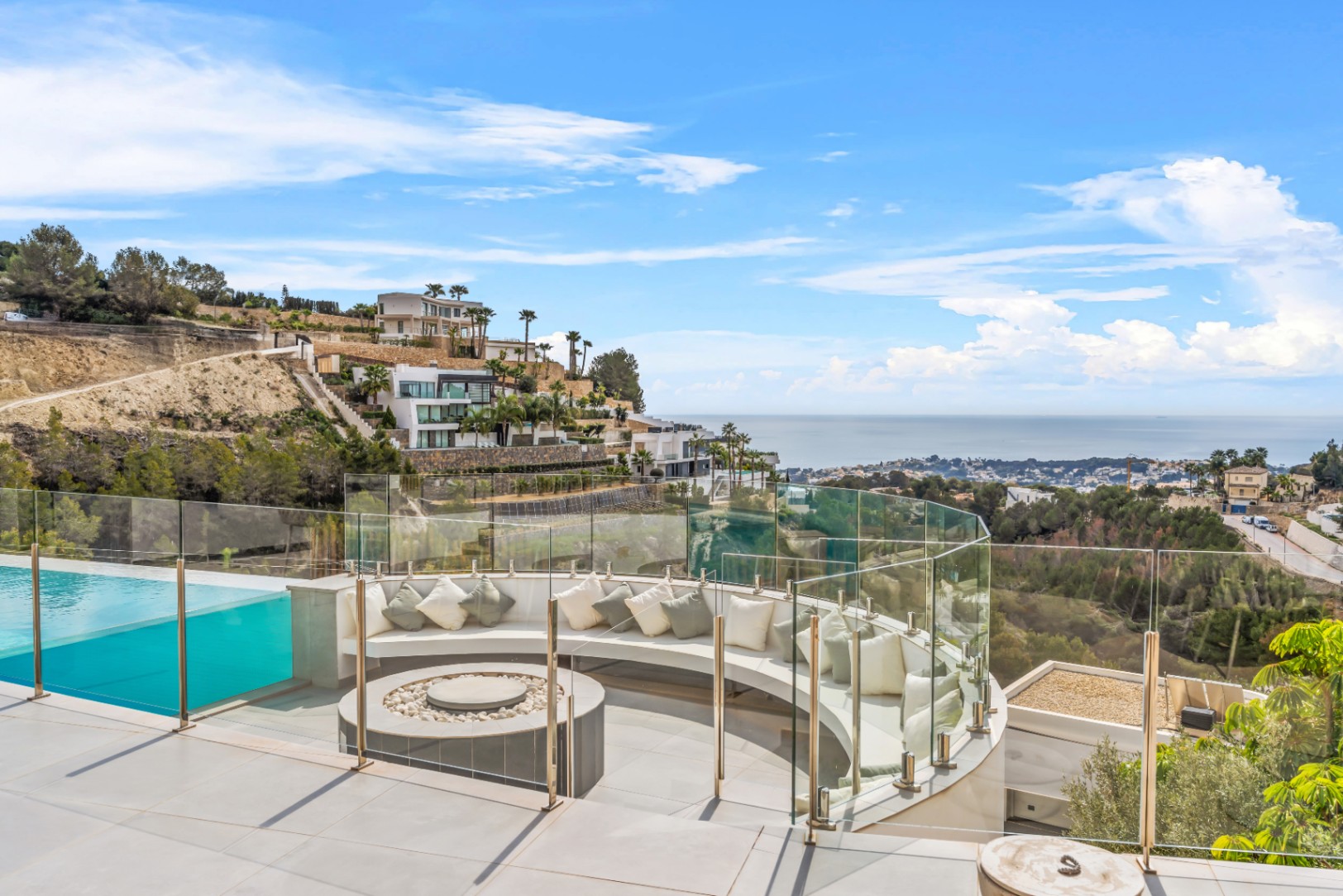 Luxe villa met panoramisch zeezicht in Benissa Costa – modern ontwerp, spa, infinity pool en maximaal comfort