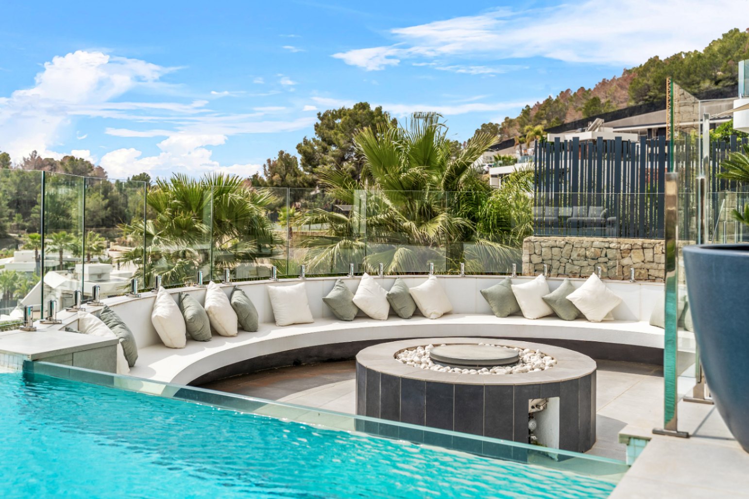 Luxe villa met panoramisch zeezicht in Benissa Costa – modern ontwerp, spa, infinity pool en maximaal comfort