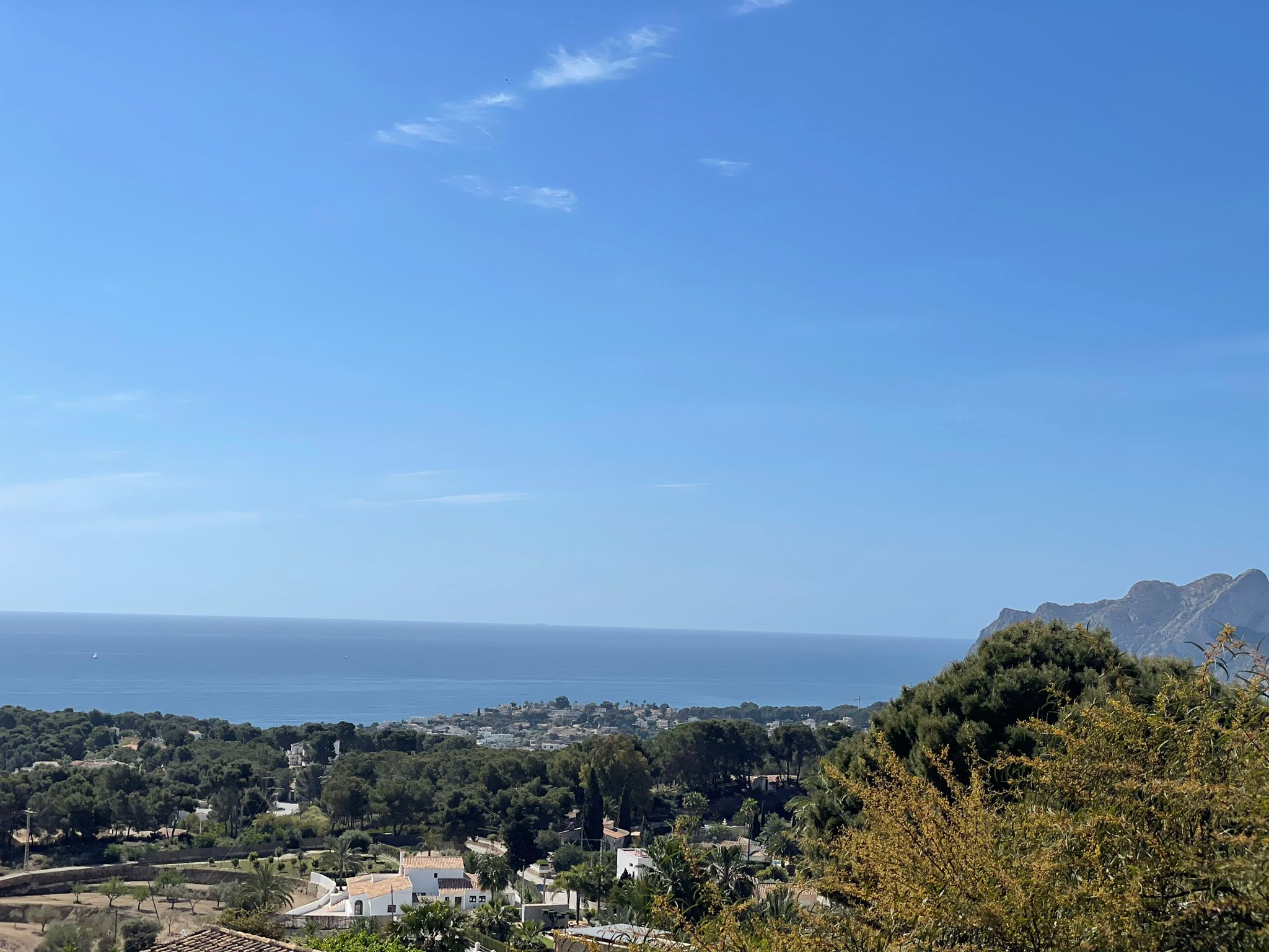 Villa exclusive à Benissa Costa avec vues infinies sur la mer et design minimaliste.