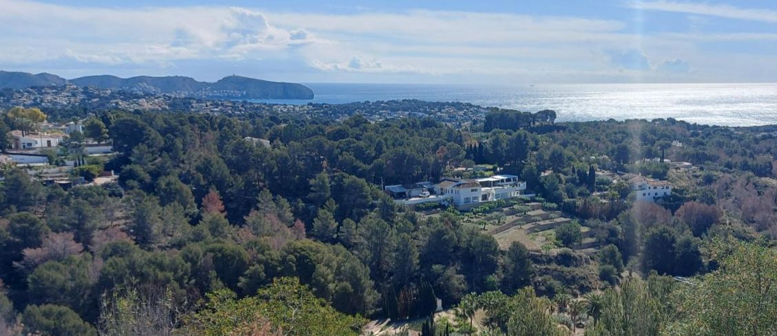 Exklusives Grundstück mit Panoramablick auf das Meer in Benisa