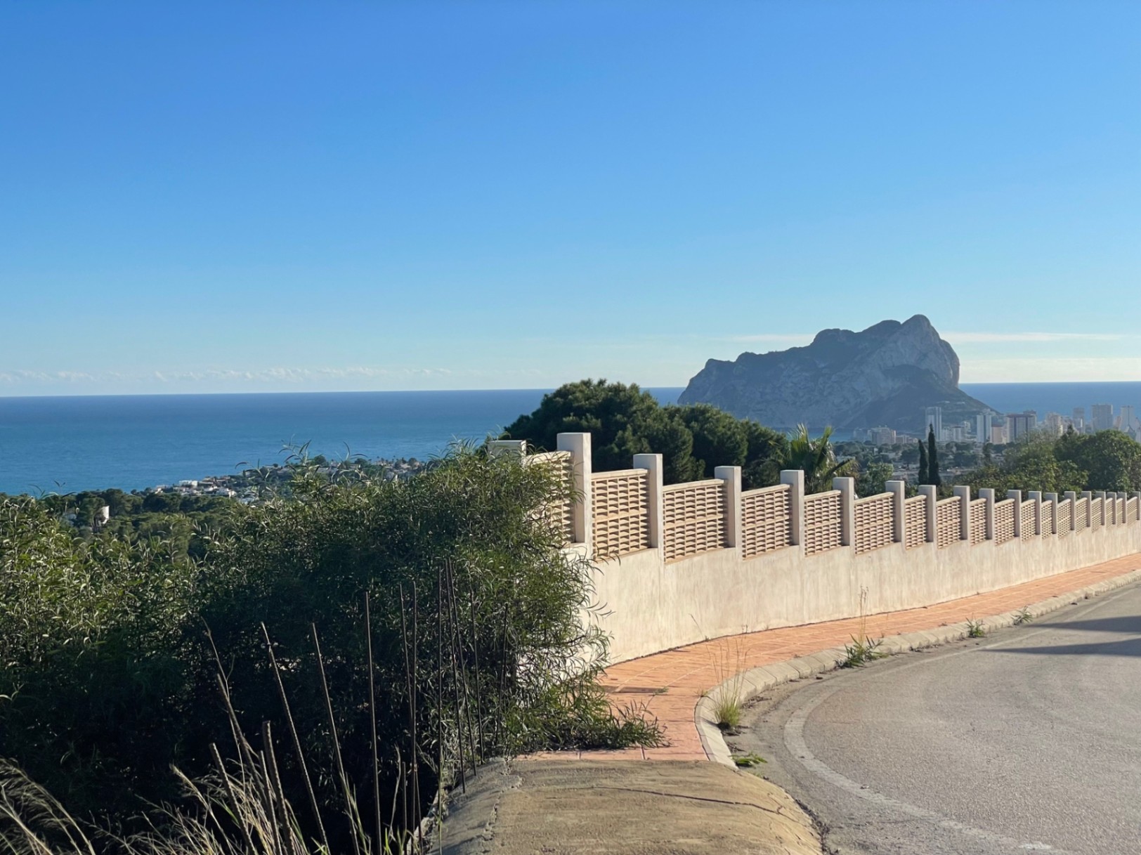 Exklusives Grundstück mit Panoramablick auf das Meer in Benisa
