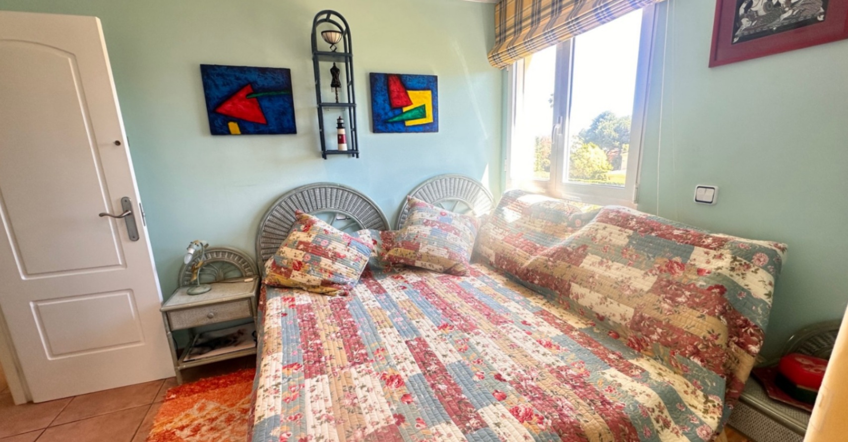 Spacious penthouse with a large terrace, pool, and excellent location in Dénia (Las Marinas)
