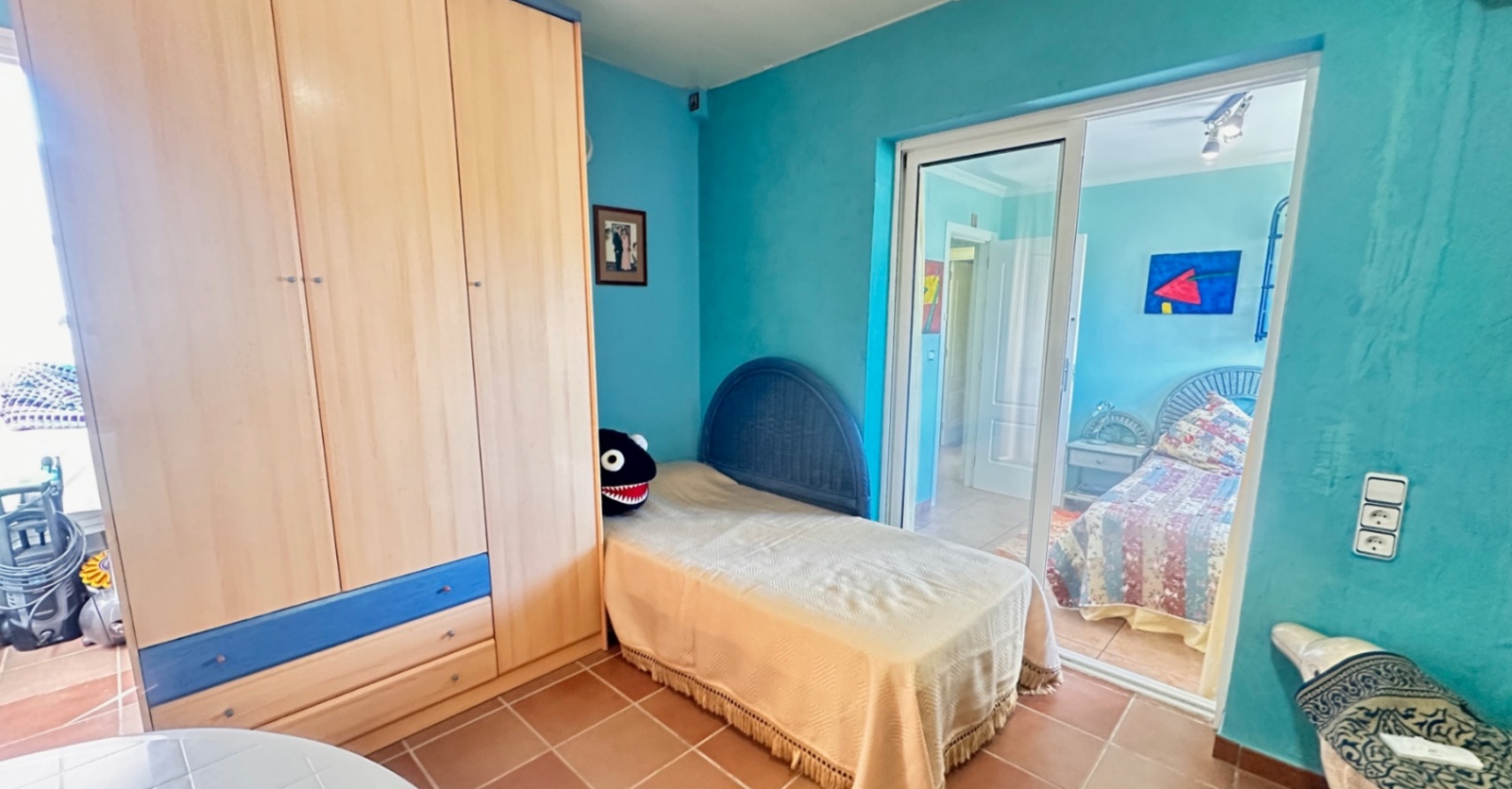 Spacious penthouse with a large terrace, pool, and excellent location in Dénia (Las Marinas)