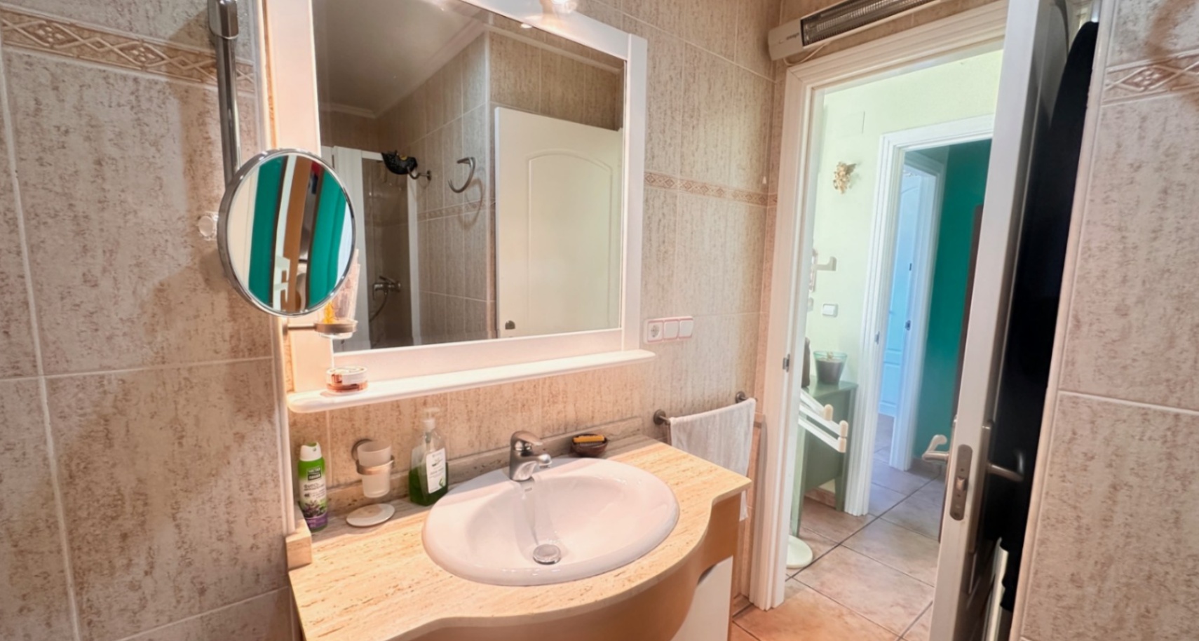 Spacious penthouse with a large terrace, pool, and excellent location in Dénia (Las Marinas)