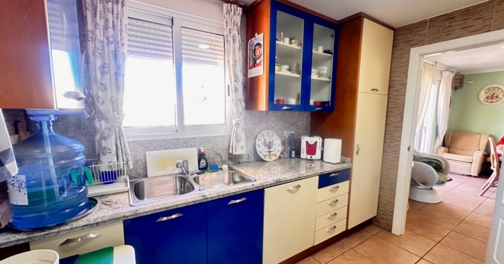 Spacious penthouse with a large terrace, pool, and excellent location in Dénia (Las Marinas)