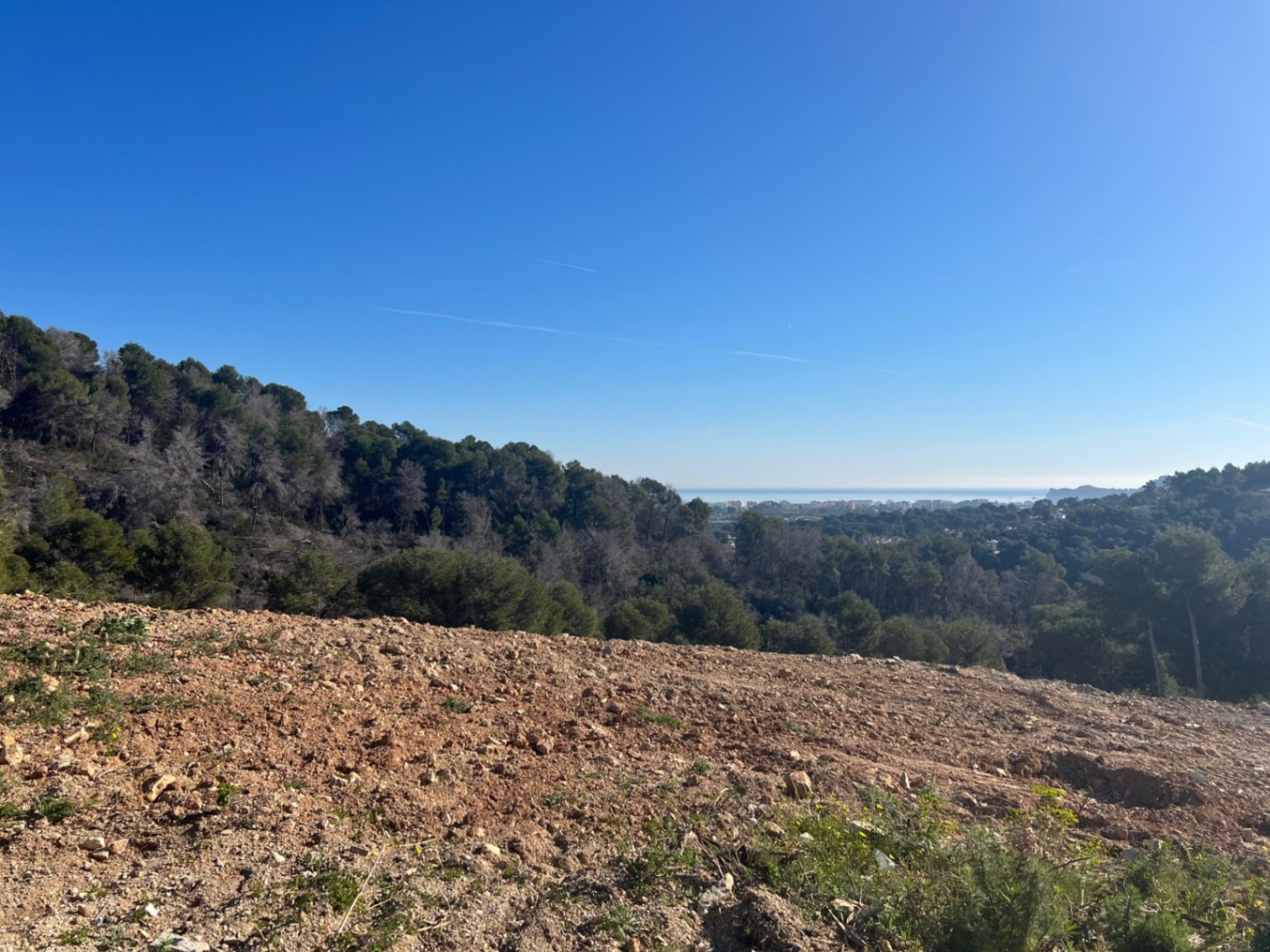 Exclusive plot with sea views and custom villa project