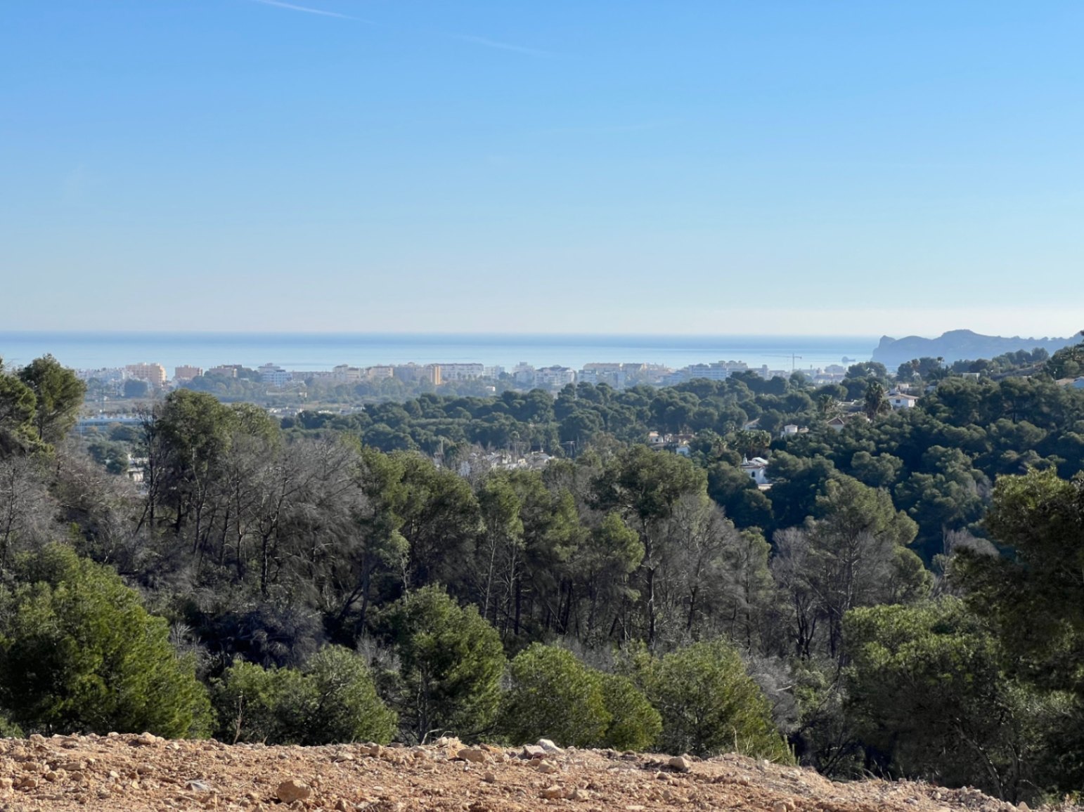 Exclusive plot with sea views and custom villa project