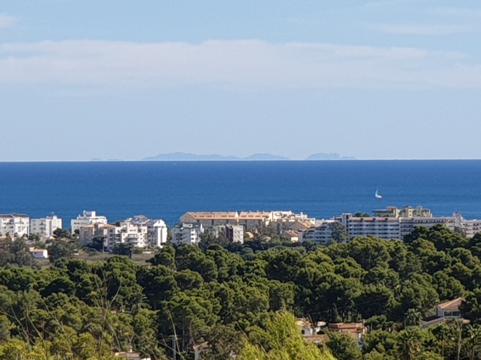 Villa for sale in Jávea with 3 bedrooms and a pool.