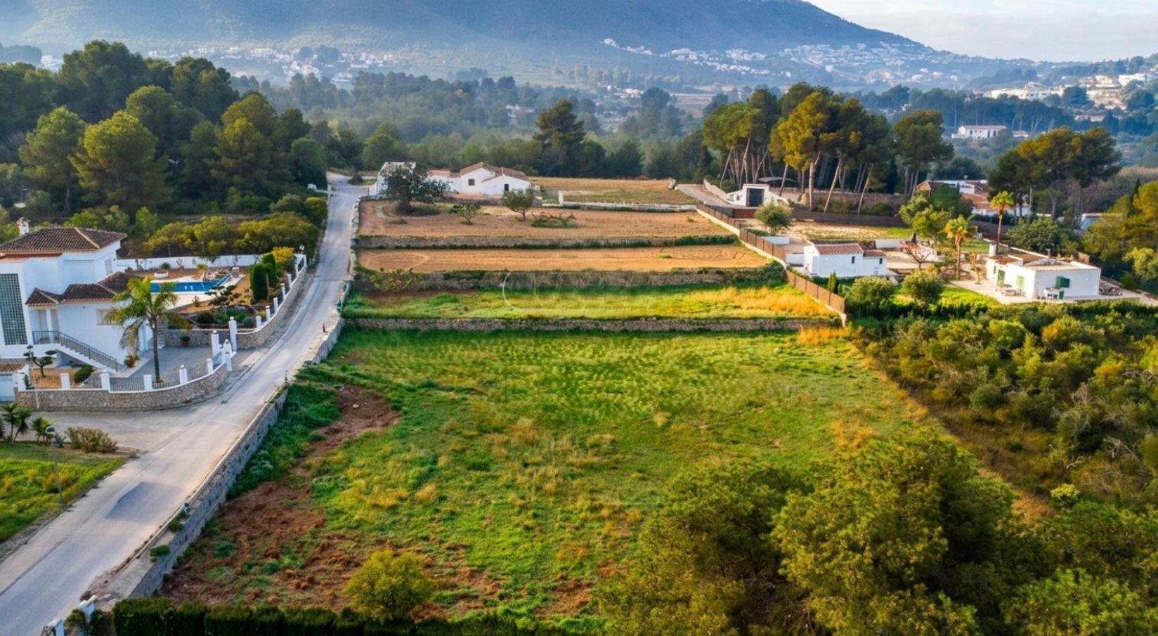 Traditional finca with large plot in Javea