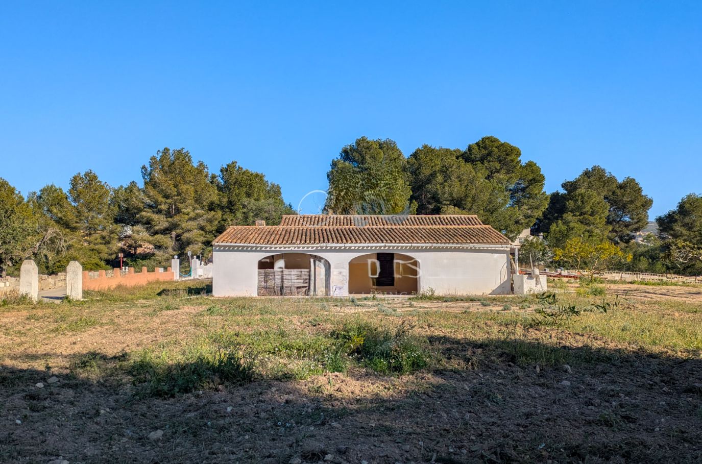 Traditional finca with large plot in Javea