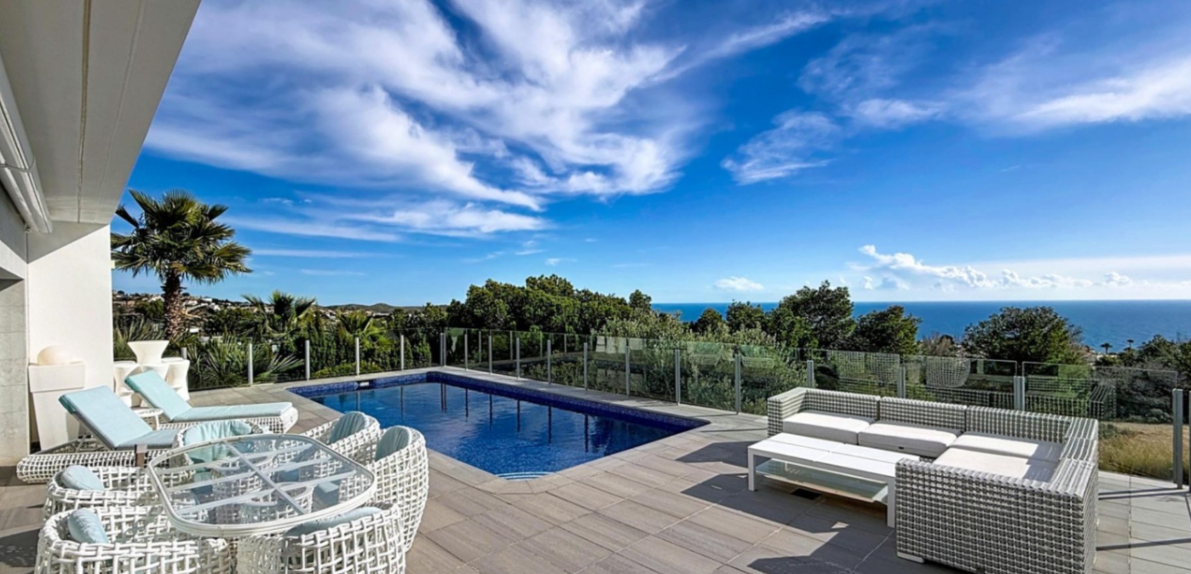CBHN1201 - Villa moderne de luxe avec vue panoramique sur la mer dans un quartier résidentiel de Moraira.