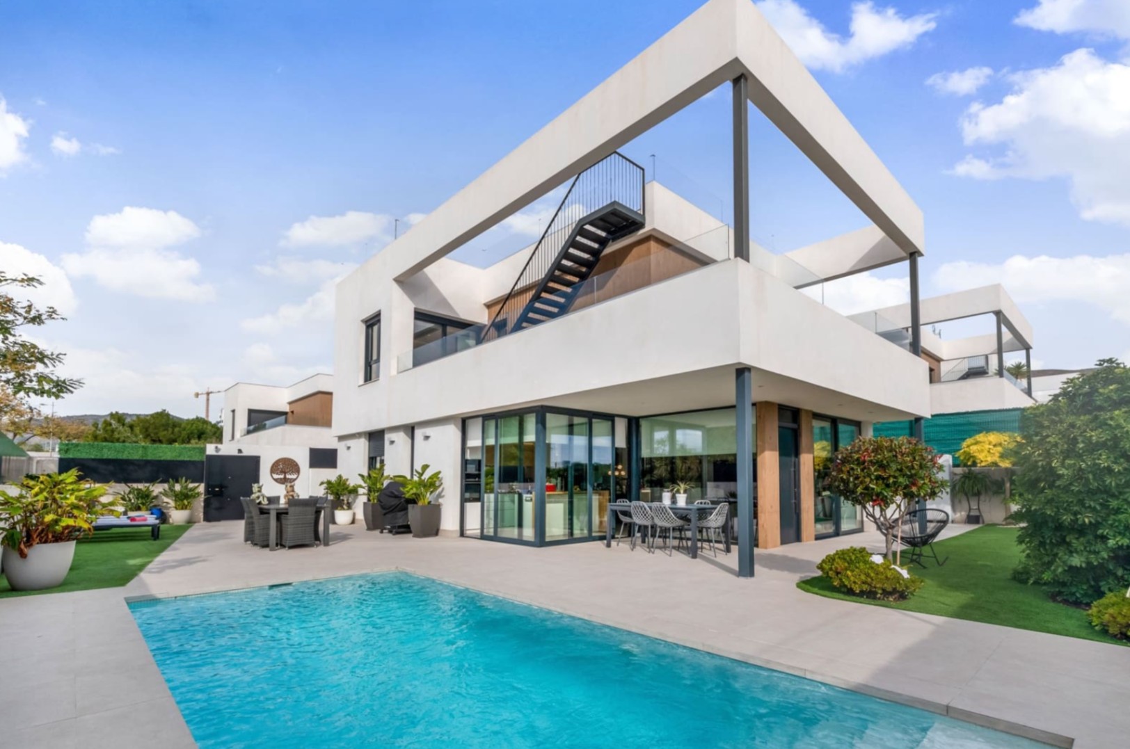 Villa contemporaine avec solarium et vues à Finestrat