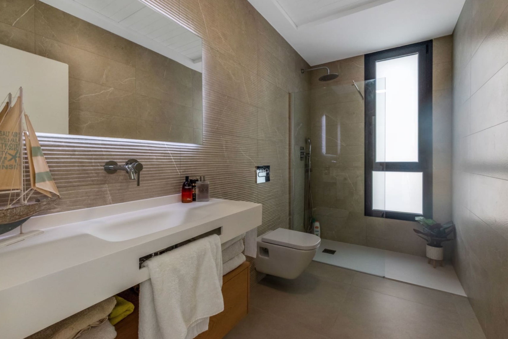 Villa contemporaine avec solarium et vues à Finestrat