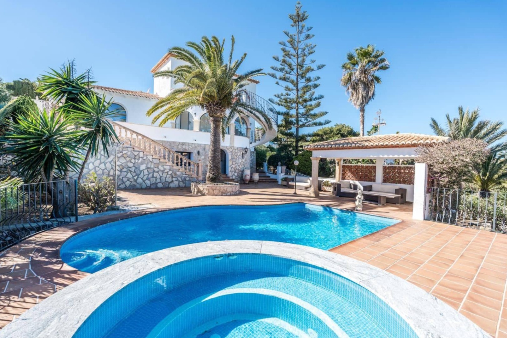 Villa méditerranéenne rénovée avec vue sur la mer à Balcón al Mar Jávea