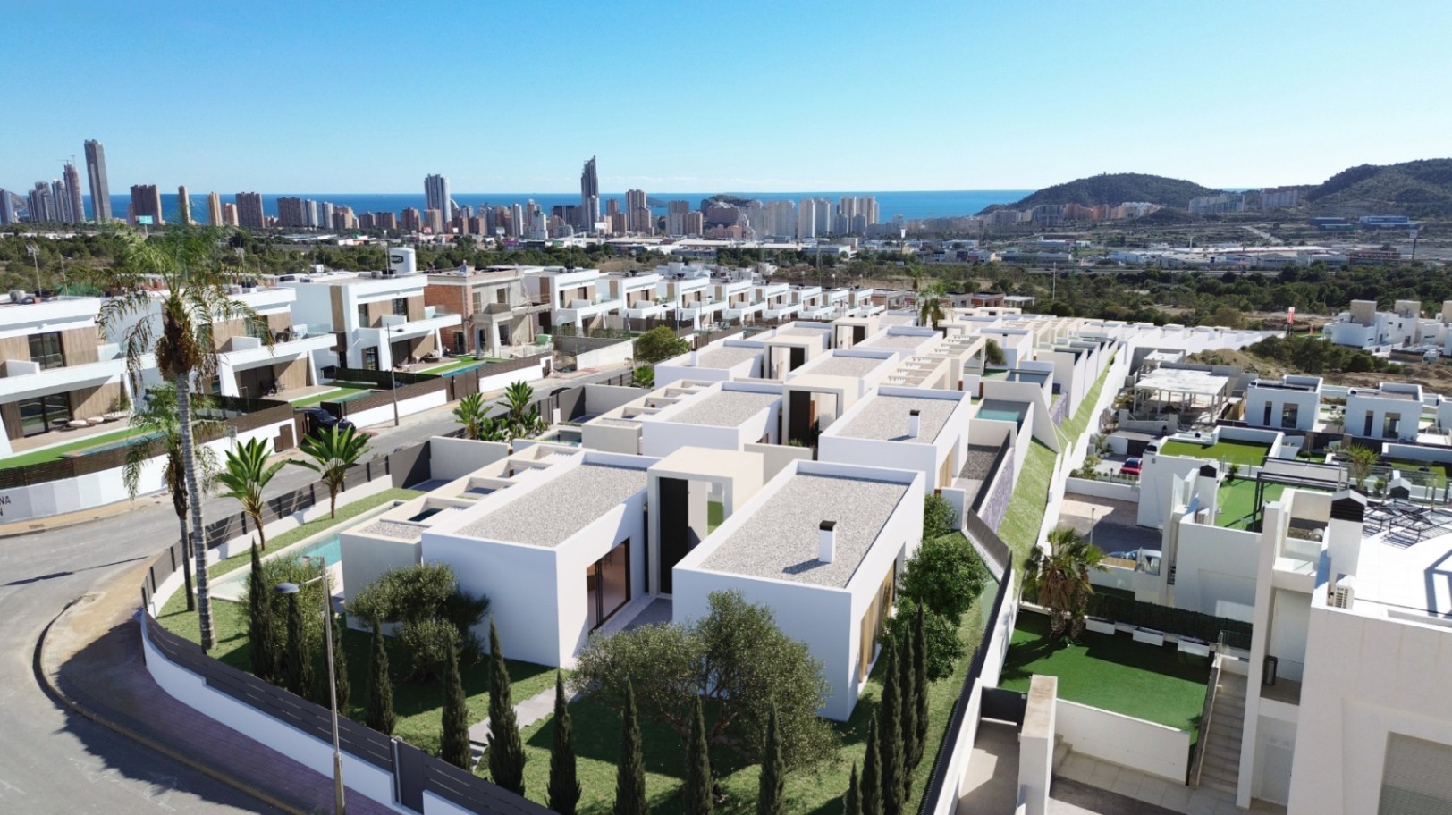Single-story detached villa with contemporary Mediterranean design near Benidorm.