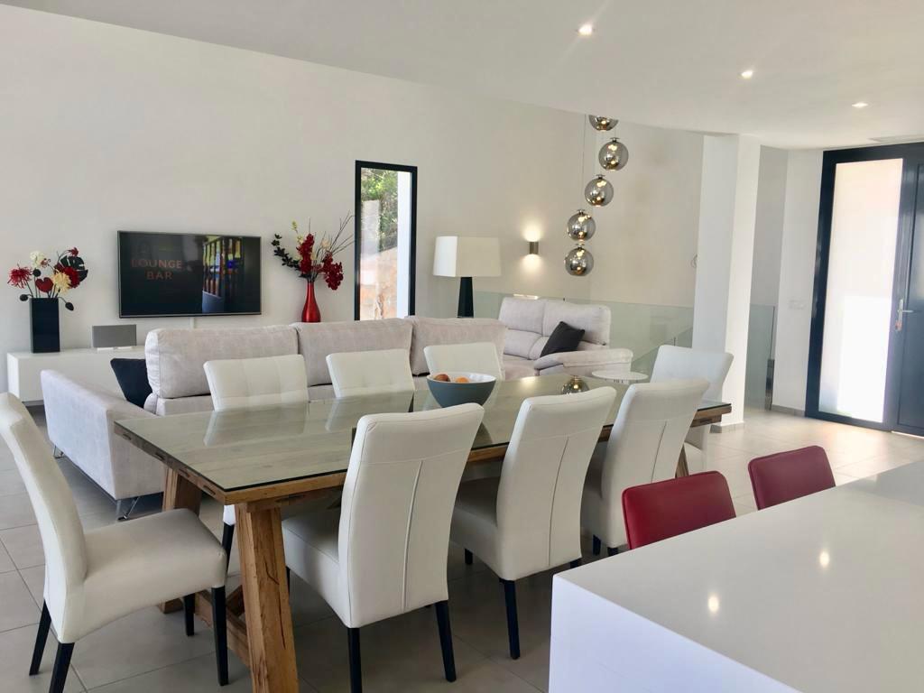 Villa Méditerranéenne Moderne avec Vues Panoramiques sur la Mer à La Sella