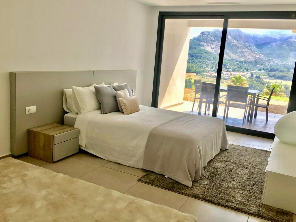 Villa Méditerranéenne Moderne avec Vues Panoramiques sur la Mer à La Sella