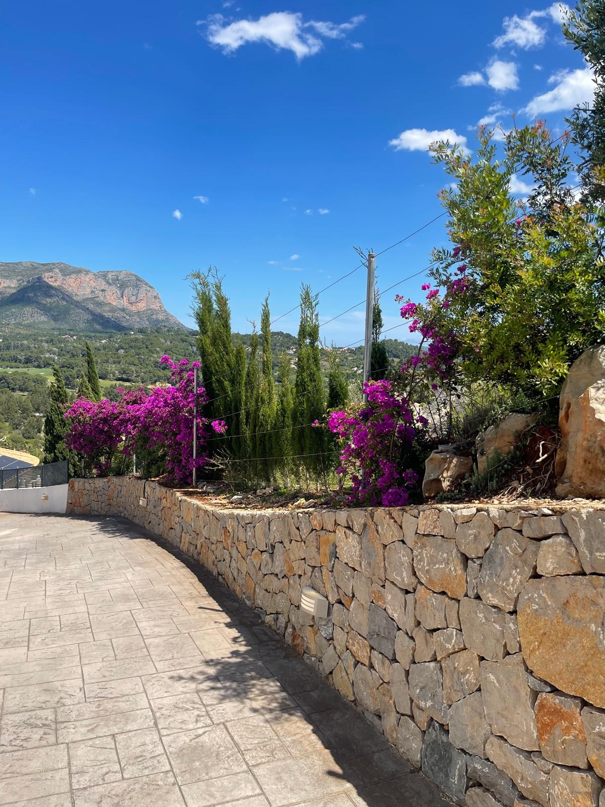 Villa Méditerranéenne Moderne avec Vues Panoramiques sur la Mer à La Sella