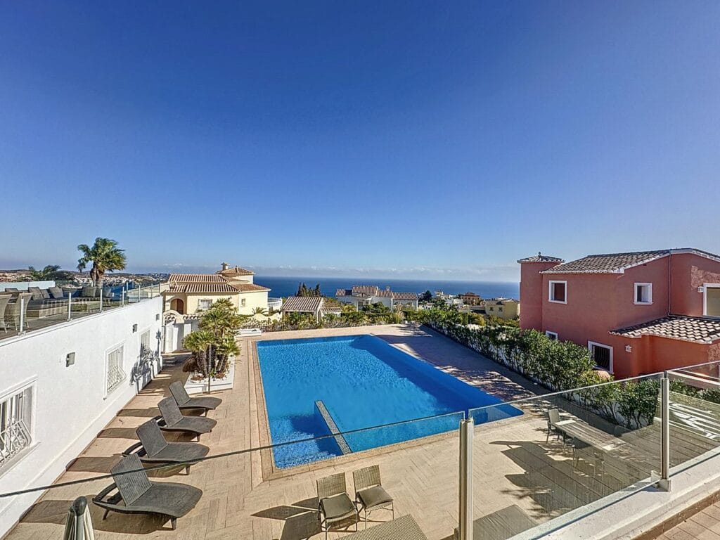 Villa de luxe avec vues panoramiques sur la Méditerranée à Moraira.