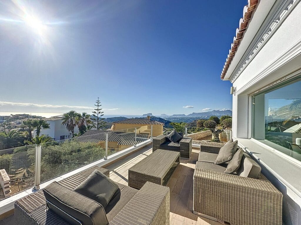 Villa de luxe avec vues panoramiques sur la Méditerranée à Moraira.