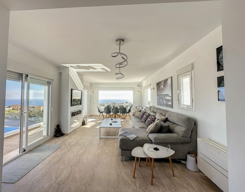 Villa de luxe avec vues panoramiques sur la Méditerranée à Moraira.