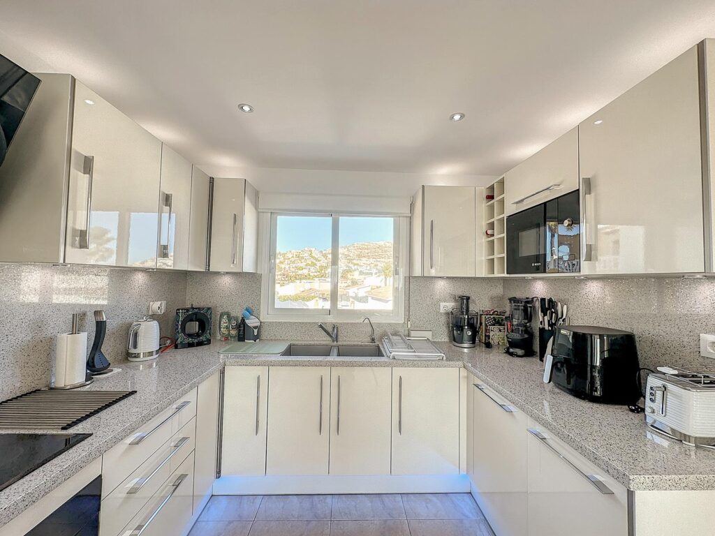 Villa de luxe avec vues panoramiques sur la Méditerranée à Moraira.