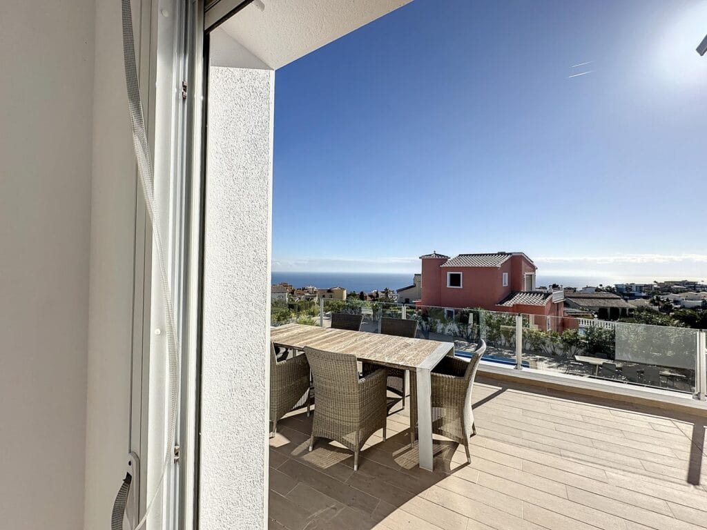 Villa de luxe avec vues panoramiques sur la Méditerranée à Moraira.