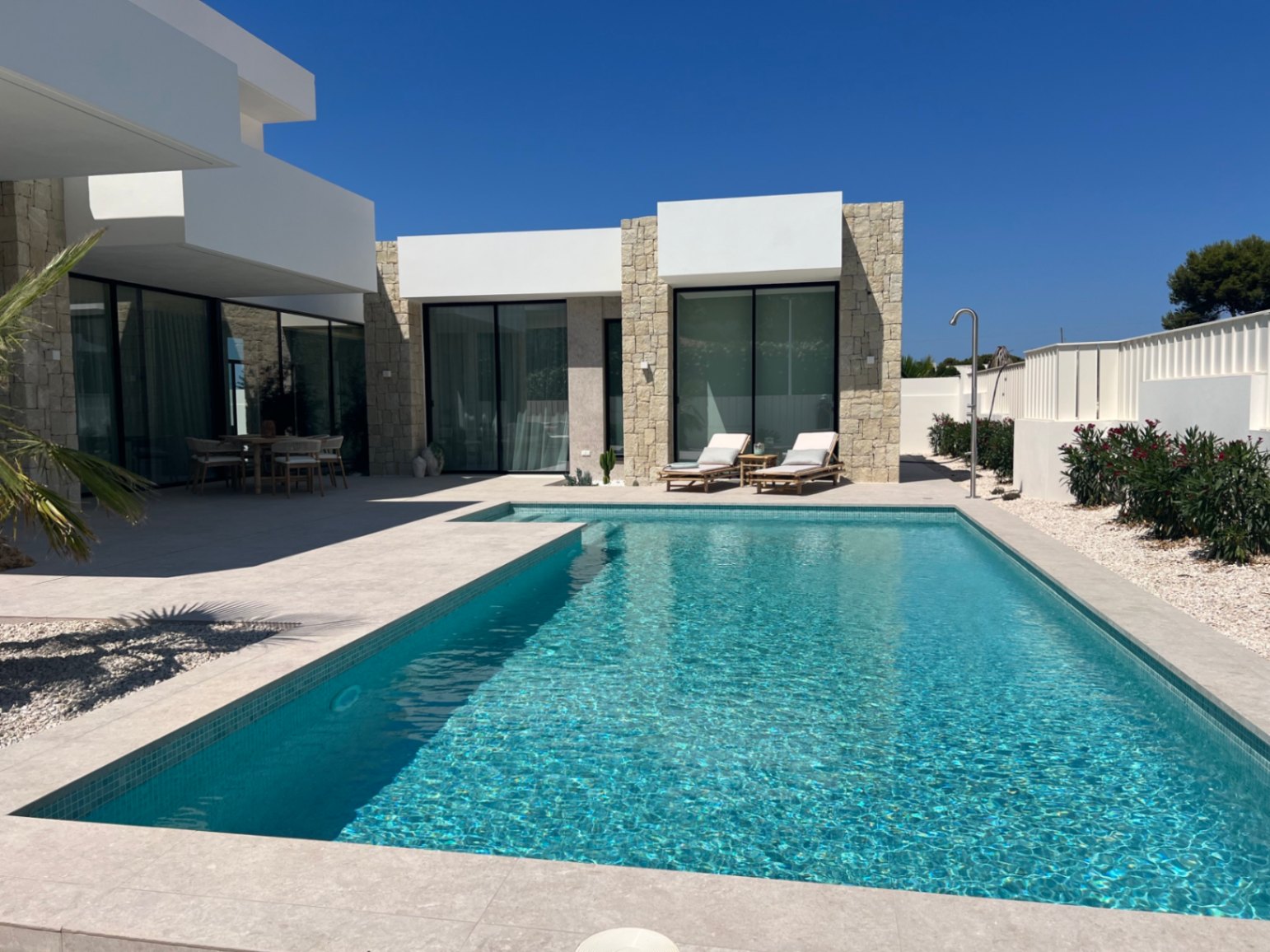 Luxuriöse zeitgenössische Villa in Dénia - Luxury Village Dénia