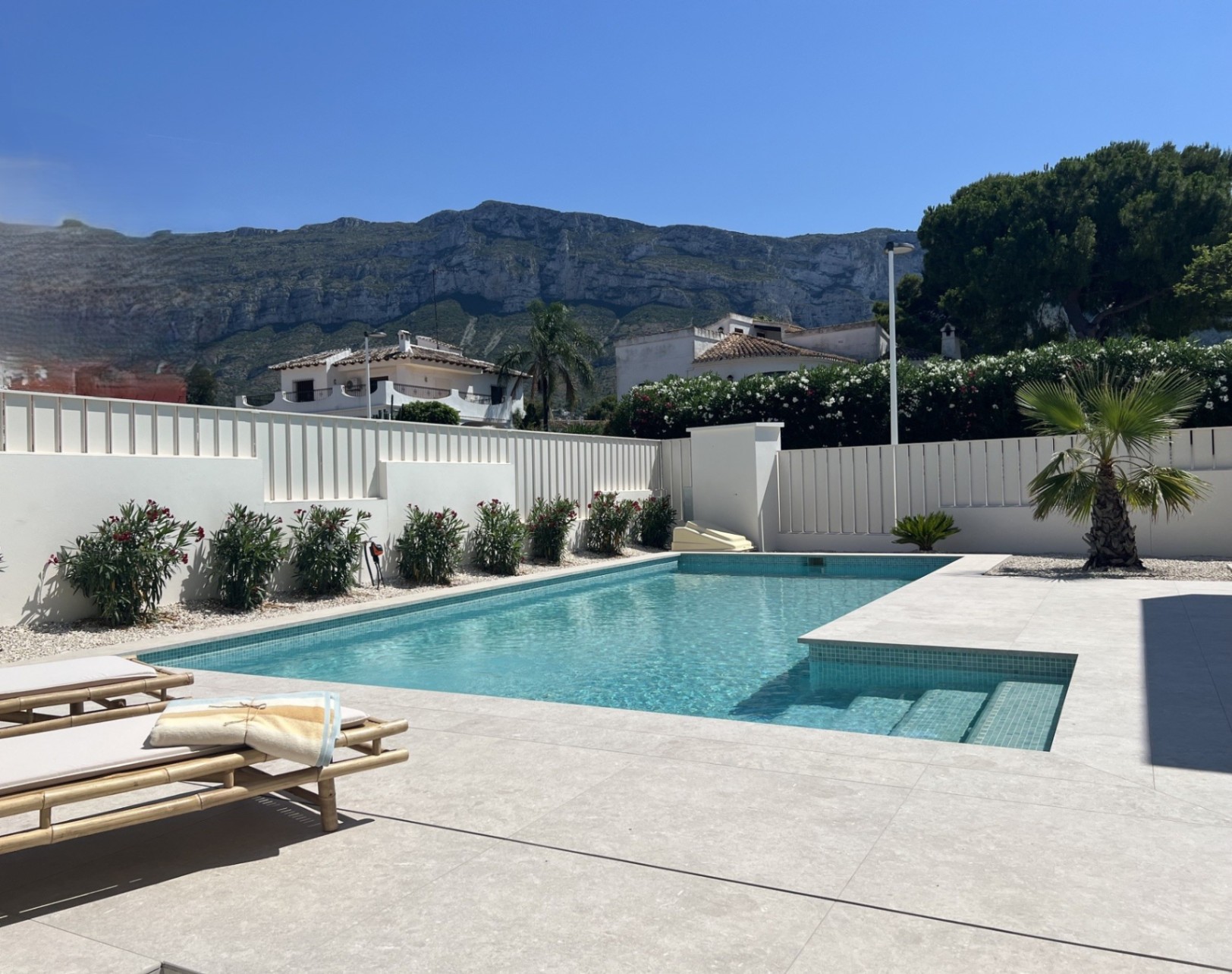 Luxuriöse zeitgenössische Villa in Dénia - Luxury Village Dénia